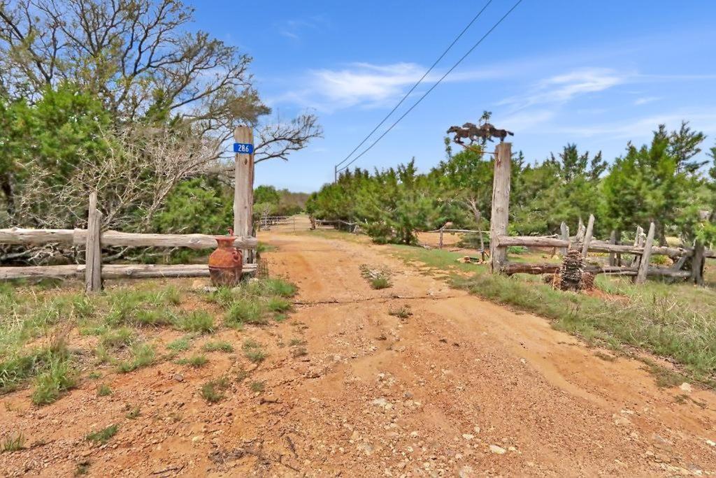 فيلا Three Horses Ranch جونسون سيتي المظهر الخارجي الصورة